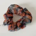 Coletero de gasa con flores para mujer, elegante cinta para el pelo con estampado. - Coletero de organza rojo ladrillo