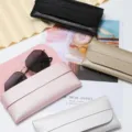 Elegantes PU Leder Etui Set mit Sonnenbrille, tragbare Brillenbox in verschiedenen Farben. - C11-Brillenetui (Zufällige Farbe)