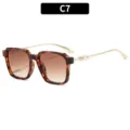 Vintage vierkante zonnebril voor dames met verlooplenzen en elegante pareltempeldetails. - C7-Schildpad Frame Dubbele Theelens