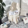 Nordisch einfarbig Strick Quaste Decke Überwurf für Sofa Bett und Wohnzimmer Deko - 130x170cm / Beige
