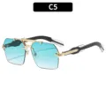 Occhiali da sole poligonali Y2K con lenti sfumate ciano e doppio ponte dorato stile trendy. - Montatura Oro Lenti Doppio Blu (C5)