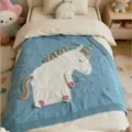 Kinder Strickdecke Einhorn Design kuschelig weiche Wolldecke für Kinderbett Dekoration - 70*120cm / Einhorn-Blau