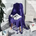 Lila gestrickte dekorative Troddel-Wohndecke für Sofa und Schlafzimmer gemütlich weich warm modern. - 130x170cm / Lila
