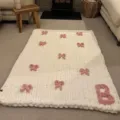 Handmade chunky knit blanket with cute pink bows and letter B, cozy soft home decor throw rug. - Bowknot Style