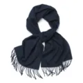 Écharpe en laine bleu marine classique avec franges pour la saison froide d'hiver. - 100 % Pure laine - Bleu marine