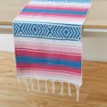 Elegante corsia da tavolo messicana a righe con motivi geometrici a rombi e nappe decorazione - Runner da tavolo geometrico messicano - Rosa e rosa