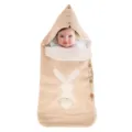 Niedlicher Baby Strickschlafsack mit Hasenohren Design, warme Winter Einschlagdecke für Babys. - Beige