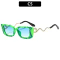 Gafas de sol retro verdes con varilla de serpiente dorada, protección UV elegante modelo C5. - Rayas Verdes Lente Degradada Azul