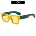 Modische quadratische Sonnenbrille mit gelben Gestell und grünen Bügeln im Farbblock C4. - C4-Gelber Rahmen Gelbe Linse