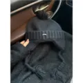Schwarze Strick-Finkenmütze mit Bommel, warme Plüsch-Fliegermütze Winter Mütze Damen. - Schwarz