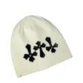 Punk Stil Strickmütze mit Kreuz Motiven und Nieten Dekor für Herbst Winter Streetwear Mode. - Creme