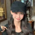Gorra militar plana negra con remaches para mujer, sombrero de moda vintage para otoño. - 56-58cm / Negro