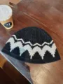 Bonnet en tricot noir et blanc avec motif nordique pour un look d'hiver bien chaud. - M (56-58cm) / Noir