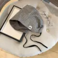 Retro Karomütze mit Bändern, stylische Beanie Mütze für Damen, vintage Freizeithut. - 56-58cm / Grau Kariert
