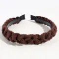 Diadema trenzada marron vista detallada, accesorio de pelo suave para otono invierno. - Marrón Oscuro