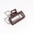 Braune matte Haarklammer für Damen, schickes quadratisches Design, ideal für tägliches Styling. - Quadratischer Stil / Rotbraun
