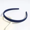 Donkerblauwe kunststof haarband met chique diagonale textuur, 1.3cm slanke haaraccessoire. - Marineblauw
