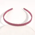 Cerchietto in plastica monocolore con dettagli a zig-zag, accessorio per capelli chic. - Cerchietto Ondulato Rosa Scuro