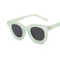 Chique dikke zonnebril voor dames, trendy pastelgroen montuur met donkere glazen lenzen. - Gelee Groen/Grijze Lens