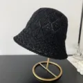 Schwarzer Strick-Bucket-Hat im Detail, Mesh Loch-Design, kurze Krempe Frühling Sommer Stil. - M (56-58cm) / Schwarz