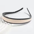 Detail view of a stylish contrast color headband, minimalist hair hoop for daily wear. - Beige-Black