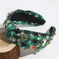 Grünes Weihnachtskarree-Haarband mit glitzernden Strasssteinen und Schneeflocken-Anhängern. - Mond Schneeflocke Schwarz Grün