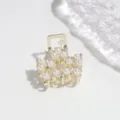 Mini molletta per capelli dorata in metallo elegante decorata con perle fini per donne. - 3cm / Corona di Perle