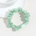 Chouchou en satin vert pour femme, accessoire de coiffure élastique plissé élégant. - Gaze verte