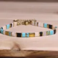 Bracelet de perles Tila fait main style boho ethnique avec perles carrées colorées - Tila Style A