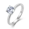 Bague Solitaire en Argent S925 avec Diamant Rond de Labo et Anneau Strié Texturé Élégant - US6# / Style Nervuré à Quatre Griffes avec Diamant de Laboratoire Rond / Argent