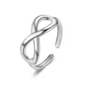 Gros plan détaillé de la bague ouverte en acier inoxydable avec symbole infini, finition argent. - Ouvert Ajustable / Style 9 Argent