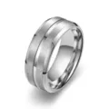 Herren Ring aus Titanstahl gebürstet mit Rille, glatte Innenseite für moderner Schmuck. - US Größe 6 / Silber