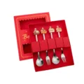 Juego de cubiertos de año nuevo de acero inoxidable con colgante de caballo en caja - Set de 4 Piezas B / Natural