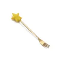 Goldene Edelstahl-Dessertgabel mit gelbem Stern-Silikongriff für Kaffee und Kuchen. - Weihnachtliche gelbe Sterngabel
