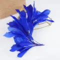 Accesorio de cabello con plumas azules vibrantes, diseño flexible para espectáculos. - Azul Zafiro