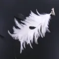 Pince à cheveux en plumes faites à la main DIY blanc noir accessoire de fête scène - Blanc