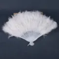 Éventail pliant en plumes blanches, élégant accessoire pour fête rétro et mariage. - Eventail en Plumes Duvet Blanc