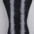 Boa de plumas de pavo gris con hilos brillantes para decoración de disfraces y fiestas navideñas. - Gris