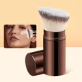 Intrekbare foundation kwast draagbare kabuki make-up borstel met stofkap voor reizen - Grote Intrekbare Schuine Foundationborstel (Koffiebruin)