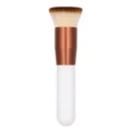 Grosser flacher Foundation Pinsel mit weissem Griff und weichen Borsten fuer Make up. - Weiß