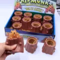 Kreatives Eichhörnchen-Tassenspielzeug im Baumstumpf-Design zum effektiven Stressabbau - Baumstumpf Eichhörnchen Quetschspielzeug