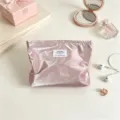 Borsa cosmetica impermeabile lucida da donna, elegante organizzatore di articoli da toeletta. - Rosa