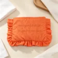 Oranger Nylon Kosmetikbeutel mit süßen Rüschen und bestickten Buchstaben für Damen. - Orange / 22*17CM