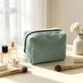 Bolsa de maquillaje de pana verde detalle, tela de textura suave, almacenamiento de viaje. - 18x9x13cm / Gris Azul Claro