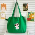 Bolso tote de lona verde con bordado de cerdo de dibujos animados, gran bolso de hombro. - Verde