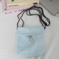 Nylon Mini Umhängetasche in Hellblau, lässige Dopamin-Stil vielseitige Handytasche mit Riemen. - 15*4*18.5cm / Hellblau