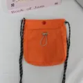 Orangene Nylon Mini Umhängetasche mit gemusterten Trägern für lässige Reisen und Handyaufbewahrung. - 15*4*18.5cm / Orange