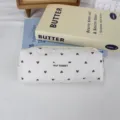 Koreaans stijl gewatteerd hart etui draagbare dagelijkse opslag make-up tas schattig ontwerp - Etui / Broken Wit