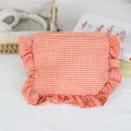 Orange-weiße Gingham Kosmetiktasche mit süßen Rüschen, stilvolle tragbare Make-up-Tasche. - Oranges Gitter