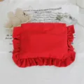 Roter Rüschen Kosmetiktasche Detailansicht, gefaltete Make-up Tasche für Reise und Alltag. - Rot